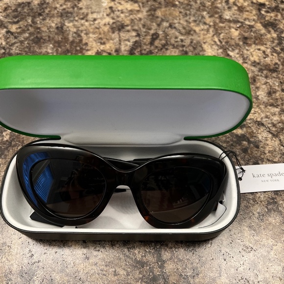 Kate Spade sunglasses - Picture 1 of 3
